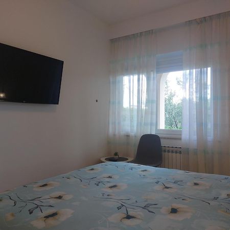 Apartmani Paradiso คิร์ก ภายนอก รูปภาพ