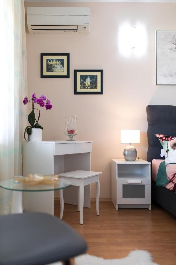 Apartmani Paradiso คิร์ก ภายนอก รูปภาพ