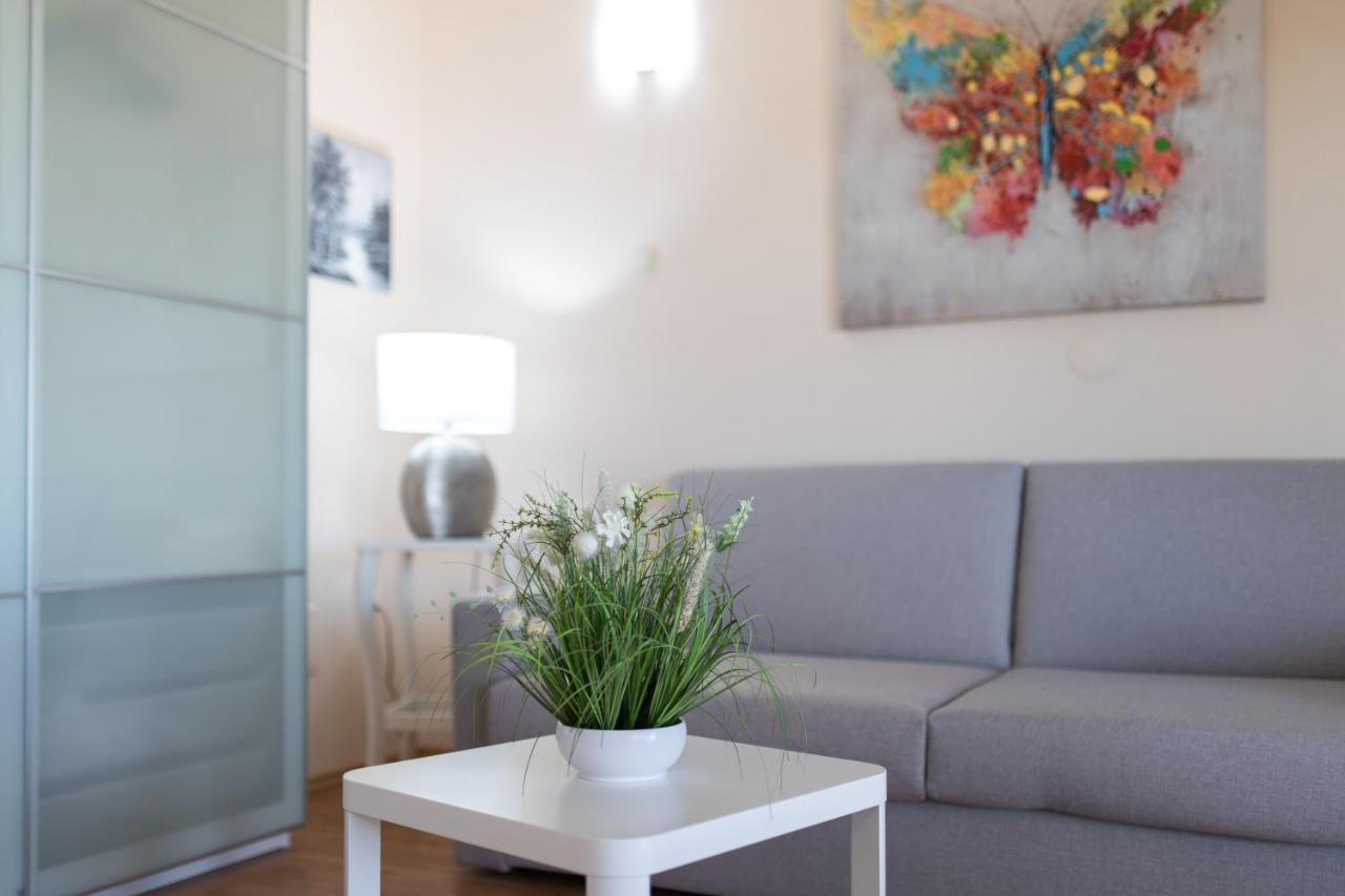 Apartmani Paradiso คิร์ก ภายนอก รูปภาพ