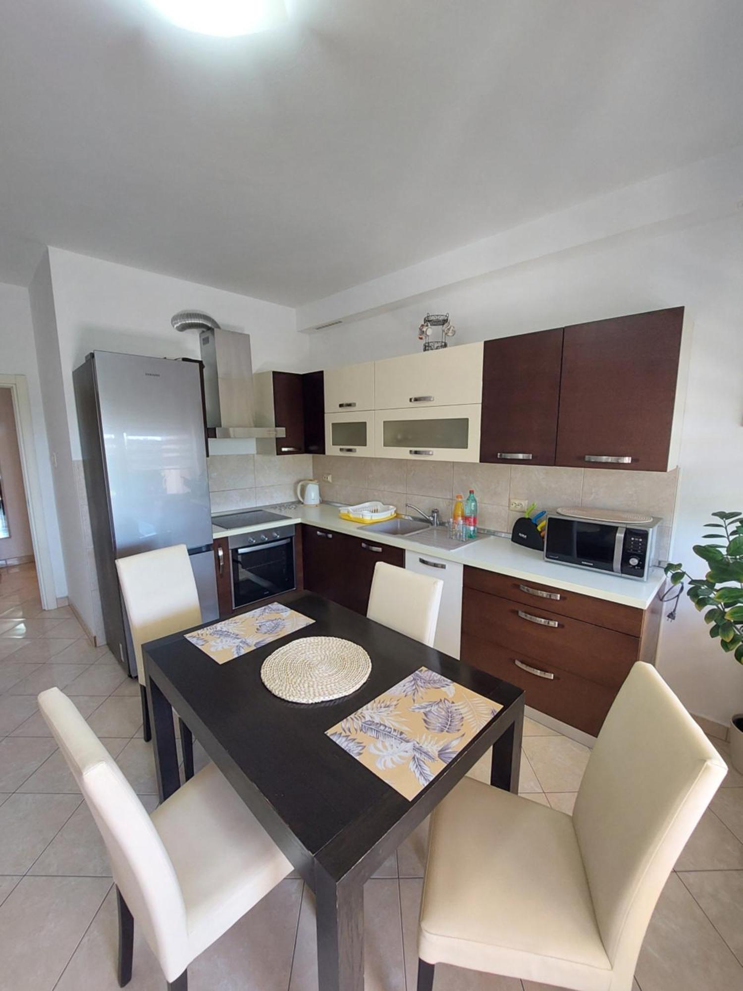 Apartmani Paradiso คิร์ก ภายนอก รูปภาพ